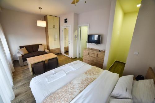 Apartmani Vila Lago - image 3