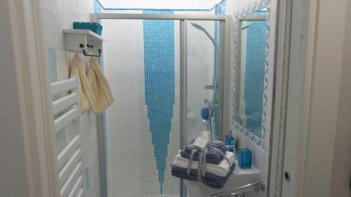 Bathroom, AzzurroMare in Monterosso al Mare