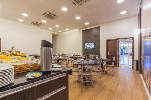 Restaurant, Bristol Guararapes Fortaleza Centro de Eventos in Fortaleza