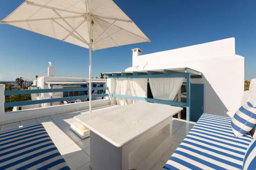 balkon/terras, FIVOS APARTMENTS near Paros National Airport