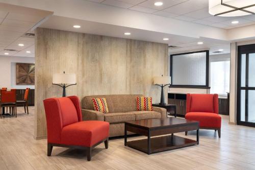 Days Inn & Suites by Wyndham Denver International Airport