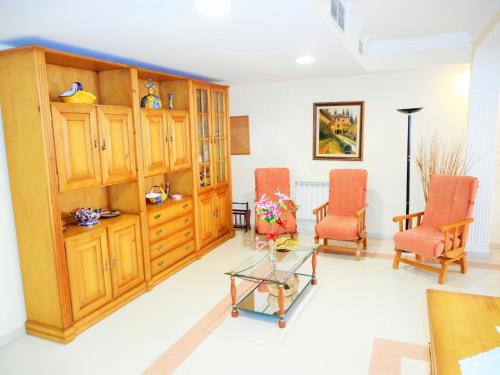 Martin House & Granada - image 4
