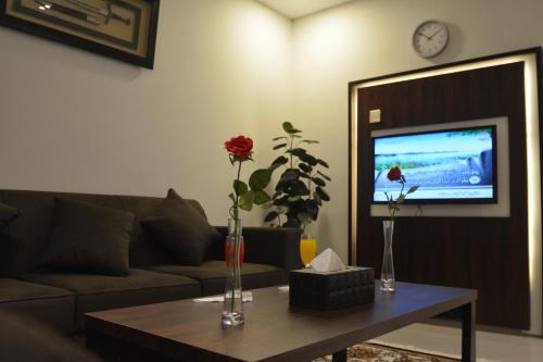 Your Home Apartment Hotel in Al Anud