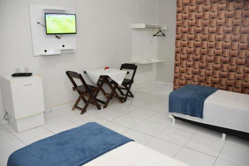 2 twin beds