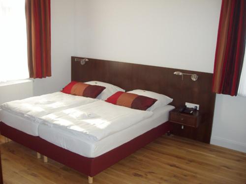 1 queen bed