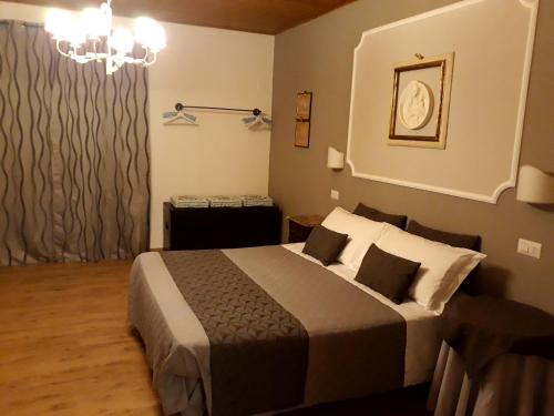 Two-Bedroom Apartment image 5