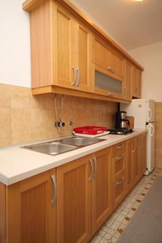 Apartments by the sea Starigrad Paklenica - 6626 - image 7