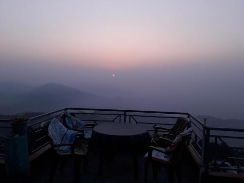 Himalayan crown lodge in Sarangkot