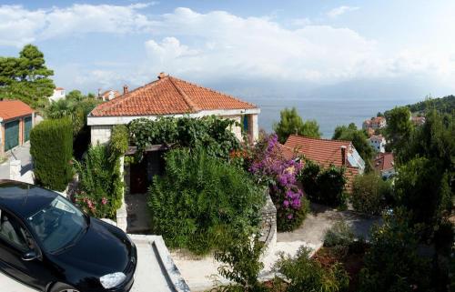 Apartments by the sea Postira Brac - 15053 Postira