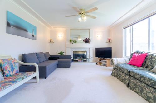 Great Guest Suite in a Gorgeous House in New Westminster, Kanada