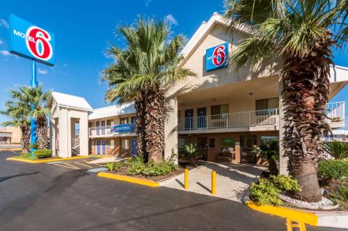 Motel 6-San Antonio, TX - Near Lackland AFB San Antonio