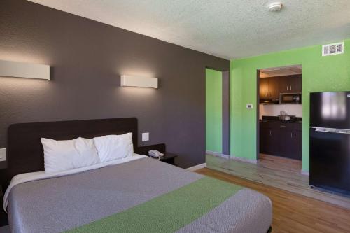 1 queen bed