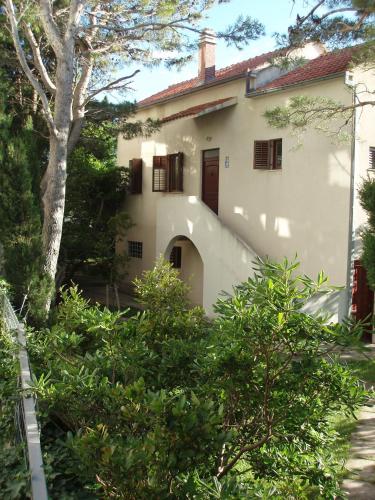  Apartments Vrdoljak in Promajna