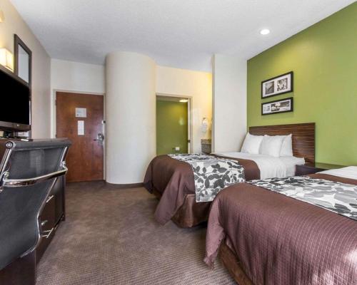 Queen Room with Two Queen Beds - Non-Smoking