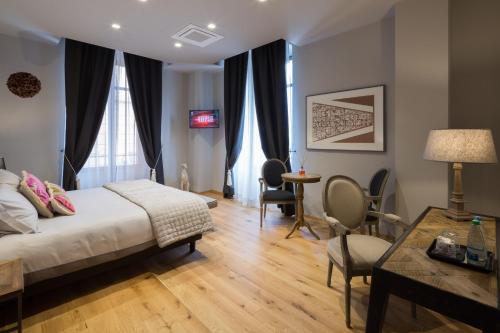 Suite, executive