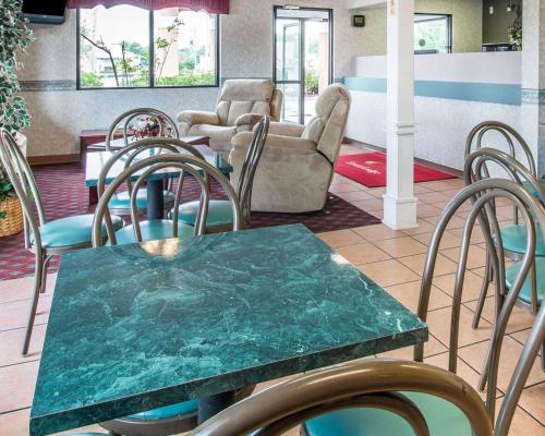 大厅, Econo Lodge Dothan West in 多森(AL)