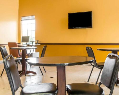 Econo Lodge Eufaula South - 레스토랑