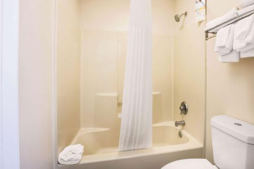 Double Room with Two Double Beds - Non-Smoking