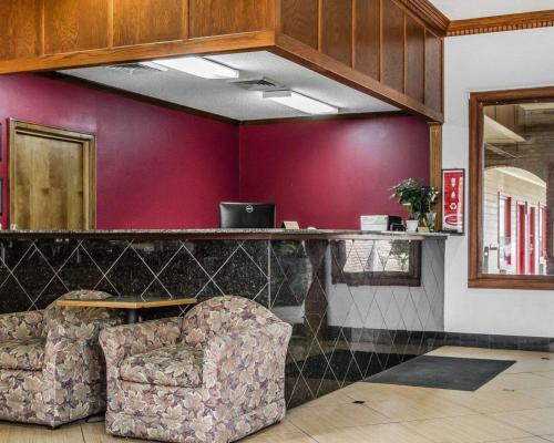 Econo Lodge Inn & Suites Enterprise