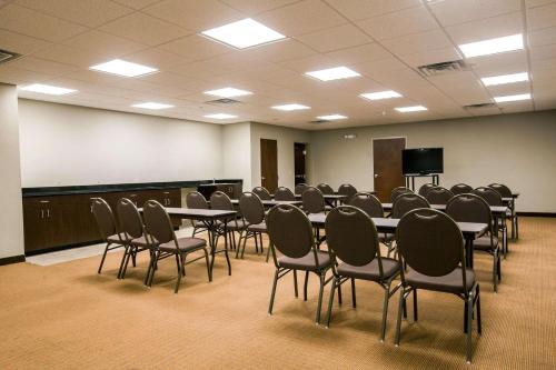 Sleep Inn & Suites Marion Photo 27