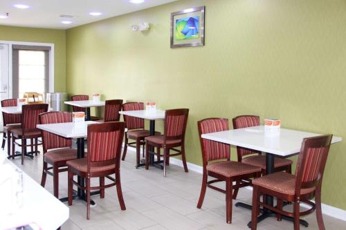 Quality Inn Albertville US 431 - image 8