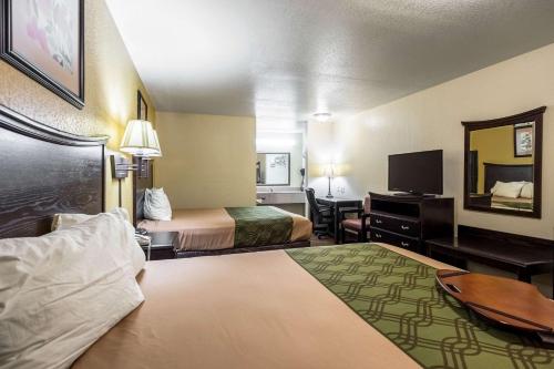 Econo Lodge Inn & Suites Searcy