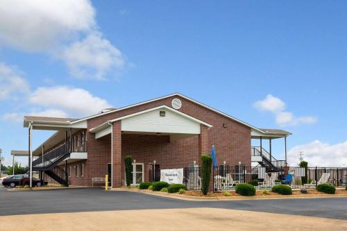 Econo Lodge Inn & Suites Searcy