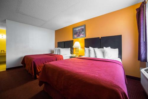 Queen Room with Two Queen Beds - 1st Floor/Non-Smoking