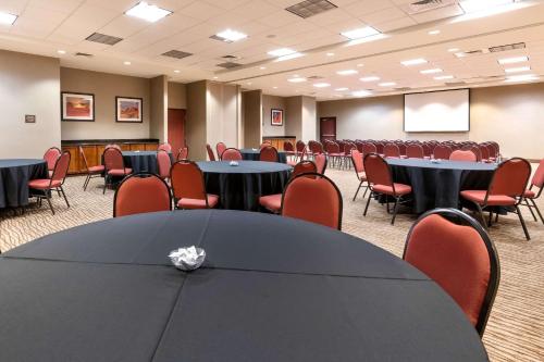 Comfort Suites Goodyear-West Phoenix - image 3