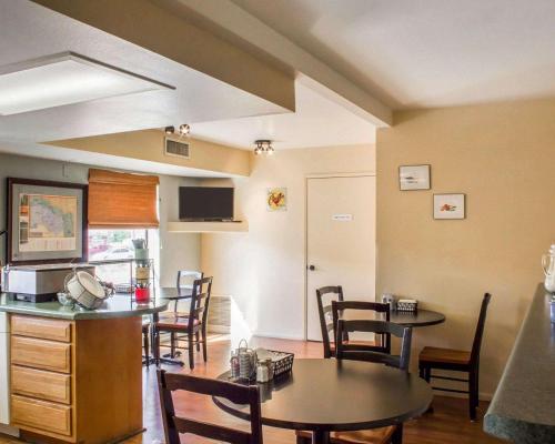 Restaurant, Rodeway Inn Silver Creek Inn in Taylor (AZ)