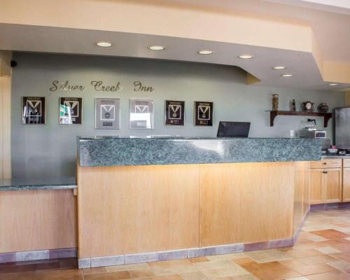 Lobby, Rodeway Inn Silver Creek Inn in Taylor (AZ)