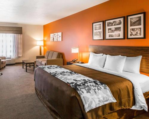 Sleep Inn & Suites Page at Lake Powell Room Type - Junior Suite with King Bed - Non Smoking