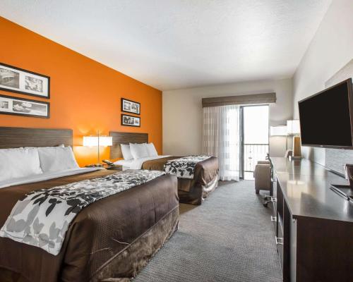 Sleep Inn & Suites Page at Lake Powell Room Type - 2 Queen Beds with Balcony - Non Smoking