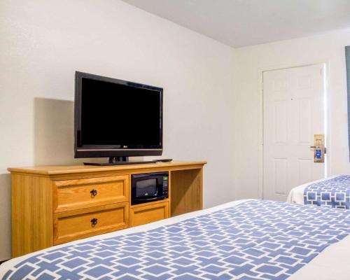 Rodeway Inn Old Town Scottsdale - image 5