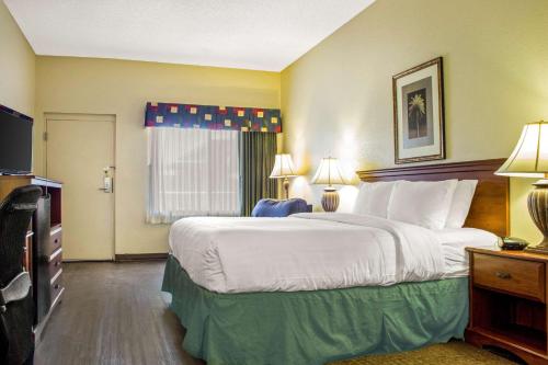 Quality Inn Benson I-10 Exit 304