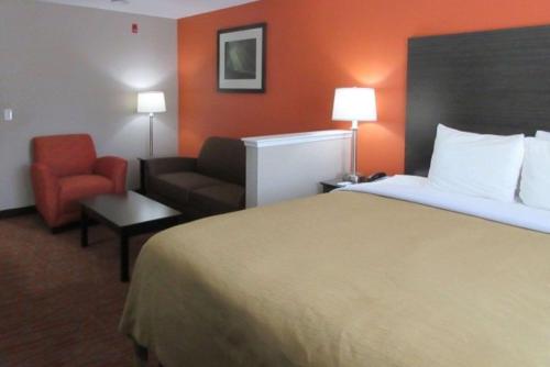 Quality Inn & Suites Fresno Northwest