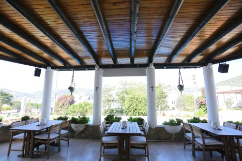 Eden Hotel - image 10