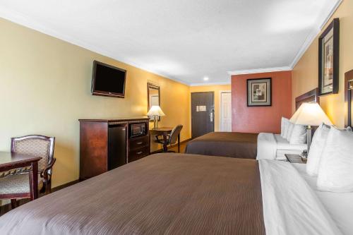 Quality Inn & Suites Bell Gardens-Los Angeles