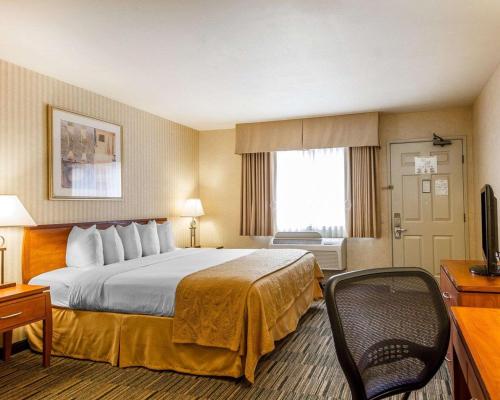 Superior King Room - Mobility Accessible/Non-Smoking