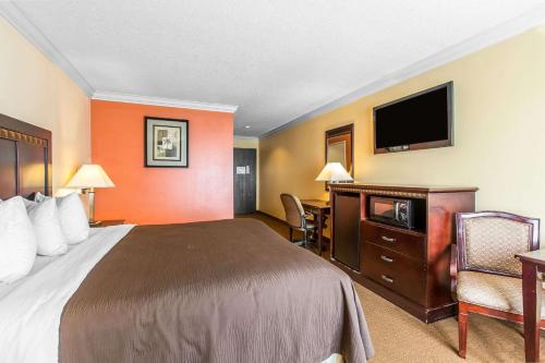 Quality Inn & Suites Bell Gardens-Los Angeles in Bell Gardens, USA