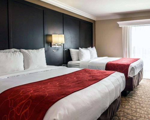 Suite, 2 Queen Beds with Sofa Bed, Non Smoking