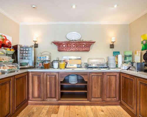 ห้องอาหาร, ควอลิตี้ อินน์ บูเอลล์ตัน - โซลแวง (Quality Inn Buellton - Solvang) in บูเอลล์ตัน (CA)
