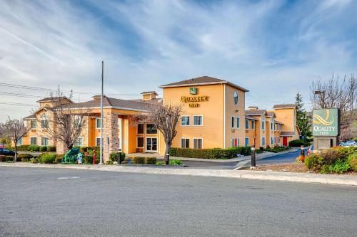 Quality Inn near Six Flags Discovery Kingdom-Napa Valley