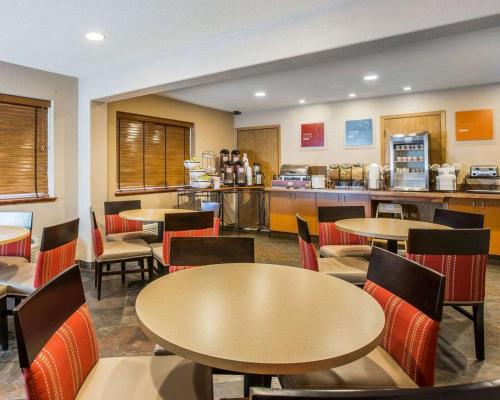 Quality Inn Lone Pine Near Mount Whitney - 레스토랑