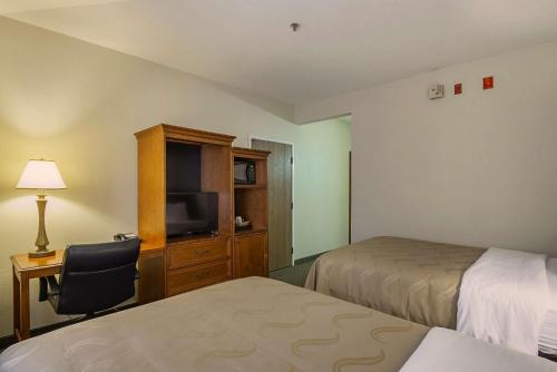 Quality Inn Fresno Airport - image 3