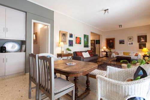 2 Bedroom Artist's Apartment - So Athens, Atény (fotografie 9)