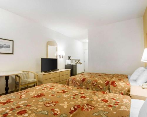 2 queen beds