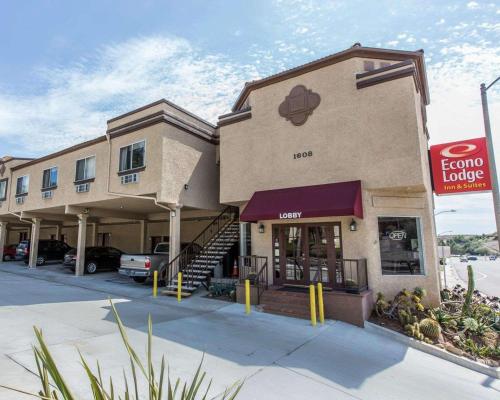 Econo Lodge Inn&Suites Fallbrook Downtown - Accommodation - Fallbrook