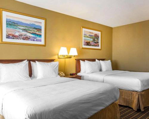 Queen Room with Two Queen Beds - Non-Smoking