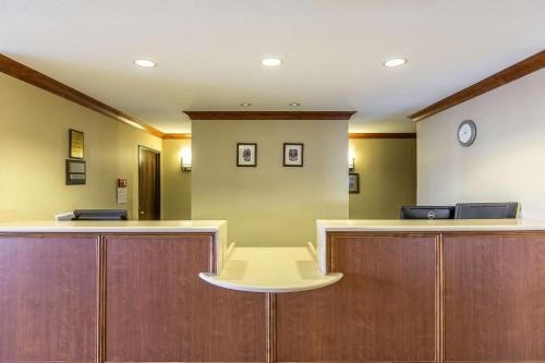 Előcsarnok, Oasis Inn & Suites 29 Palms Hotel Joshua Tree National Park in Twentynine Palms